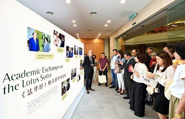 東哲が企画・制作する「法華経――平和と共生のメッセージ」展。2024年に累計鑑賞者数が100万人を突破した（24年10月、マレーシアで）