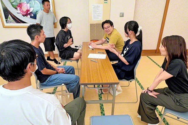 どんな企画内容にしようか――夏休み中も真剣に検討を重ねた群馬戸田総県の友（群馬太田文化会館で）