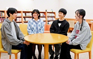 未来部大会の企画・運営を担った群馬未来部の代表が、笑顔はじける“本音トーク”を行った（先月、群馬文化会館で）