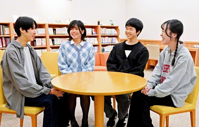 未来部大会の企画・運営を担った群馬未来部の代表が、笑顔はじける“本音トーク”を行った（先月、群馬文化会館で）