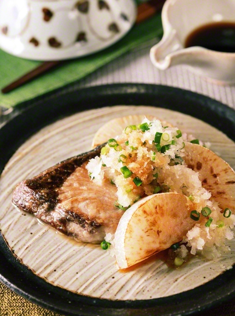 【焼きダイコンとブリの薬味おろしかけ】1人分　約373kcal/塩分1.8g
