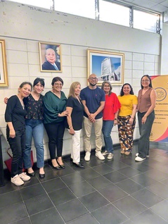 希望に燃えて広布拡大！――エルサルバドルの友が朗らかに（エルサルバドル会館で）