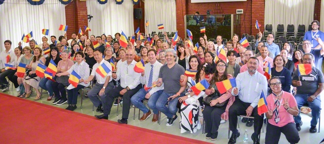 チリの友が歓喜の対話拡大に励むことを約し合った（チリ文化会館で）