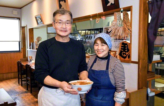 【山形県　一福亭】地域の憩いの場として、挑戦を続ける店主の遠藤さん㊧と妻の志津子さん