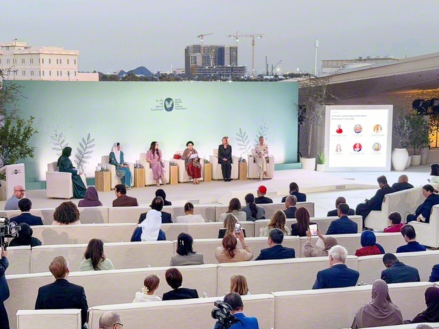 「人類の友愛国際フォーラム」では人間の尊厳や持続可能な社会、平和などを巡り活発な意見が交わされた（3日、アブダビのザーイド国立博物館で）