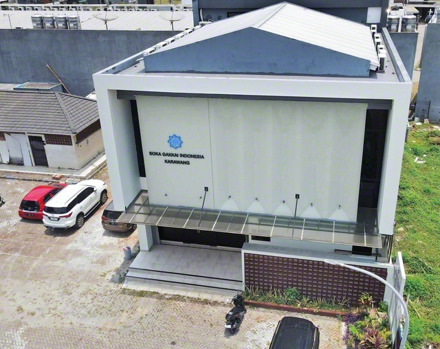 カラワンの中心部に立つカラワン会館。地域の同志一人一人の世界広布への希望が込められている