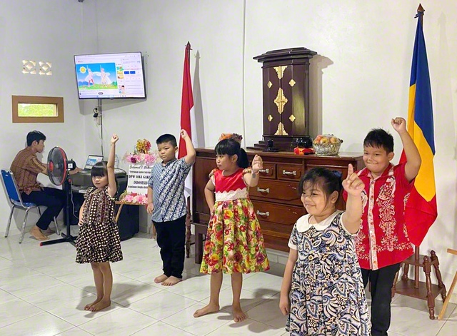 バンカ会館の開館式での未来部による演目の様子