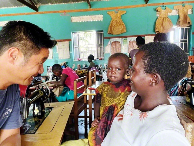 自立支援の一環で行われている洋裁の訓練