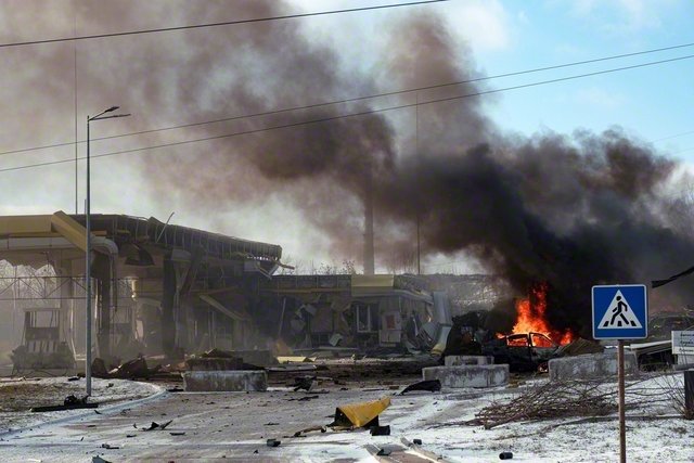 ウクライナ東部のドネツク州で、ロシアのドローン攻撃によって破壊された建物（今月9日）＝EPA時事