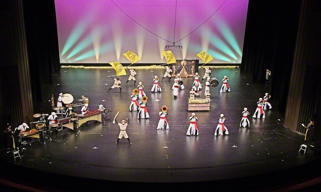 音楽隊・創価関西Joshoサウンズは大迫力のステージで観衆を魅了。同じく金賞を受賞した（同）