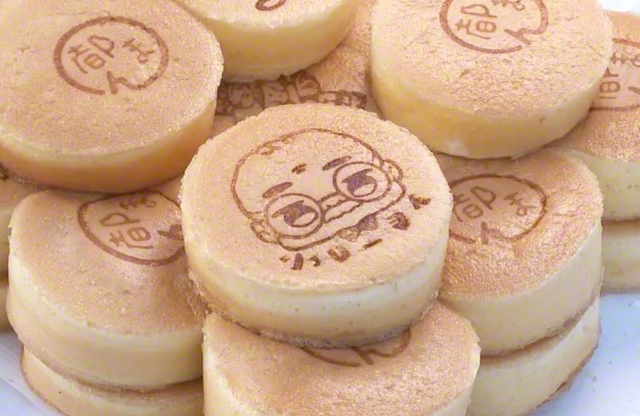 シュリーマンの似顔絵が入った「シュリーまん」（現在は販売終了）