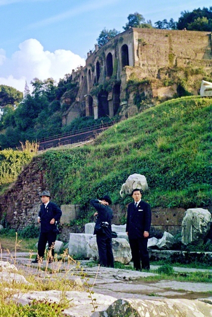 1961年10月、ヨーロッパ初訪問でイタリアを訪れた池田先生は、古代ローマ時代の遺跡フォロ・ロマーノを視察した