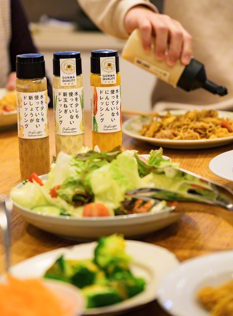 食卓に“あったらいいな”ではなくて、“ないと困る”ドレッシングを目指して。無添加にもこだわっている。ふるさと納税の返礼品にも選ばれた