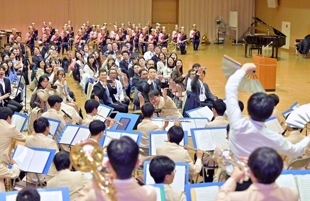 台湾青年部の友と音楽隊・鼓笛隊のメンバーとの文化交流の集い（妙音会館で）