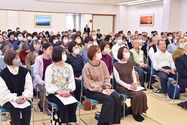 異体同心のスクラム固く“歴史回天の電源地”から新たな拡大のうねりを！――鹿児島・隼人文化会館には、国分常勝圏、姶良栄光圏の友が集い合った