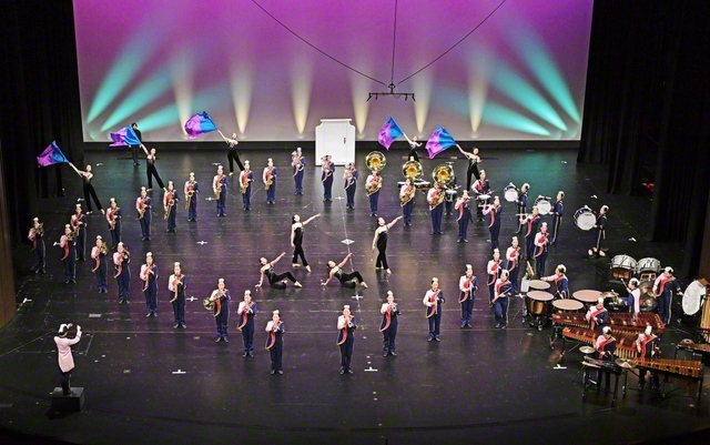 観衆を魅了した創価シャイニングスピリッツ（2月21日、大阪・堺市内で）