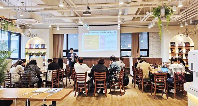 市民向けに開かれるSDGs公開講座。李所長は10年にわたって、講師を務めてきた（本人提供）