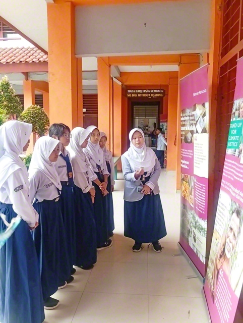 ジャカルタ第269中学校で行われた展示会