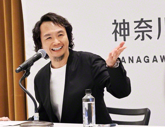 芸術監督の長塚圭史さん