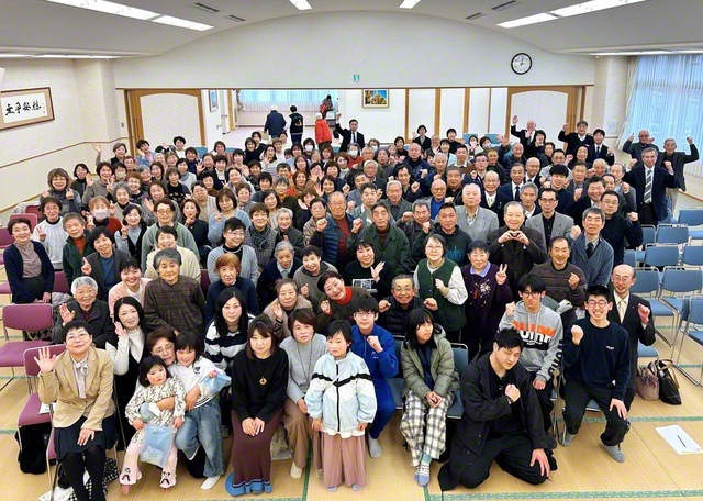 未来部・青年世代が躍動し、人材育成の模範と輝く岩手・宮古太陽県の同志（宮古平和会館で）