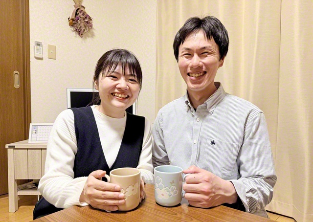 佐々木藍さん㊧と夫・博行さん