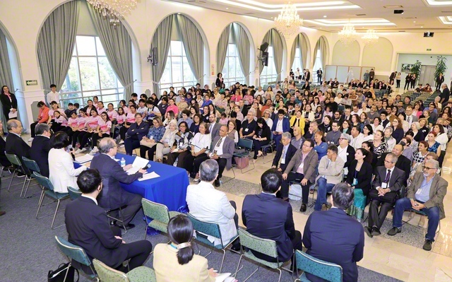 一人立つ師子の団結でメキシコ広布の新時代を！――信心の歓喜あふれる集いとなったメキシコ総会（タナカ栄光会館で）