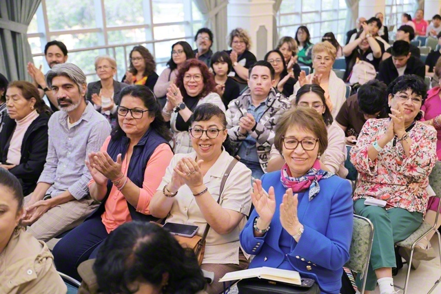 日本の5倍の面積を有するメキシコ。総会には、遠方から数多くの友が参加した