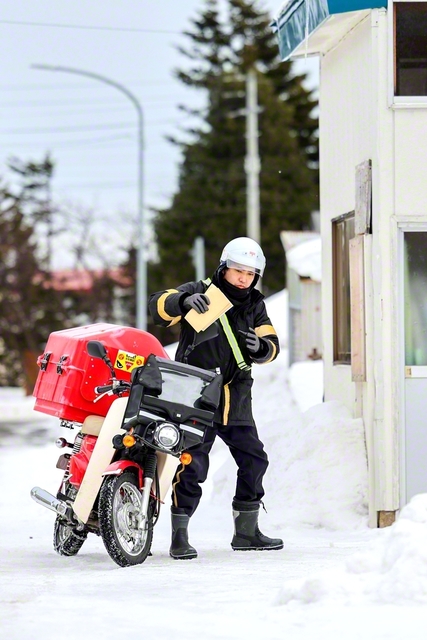 「一通一通が、誰かと誰かをつなぐ“絆”」――千葉さんはその重みをかみ締めながら、今日も真心を届ける