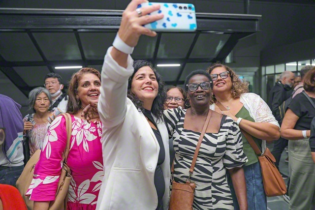 この日を目指し、励まし合ってきたからこそ、集まれば自然と笑顔に（同）