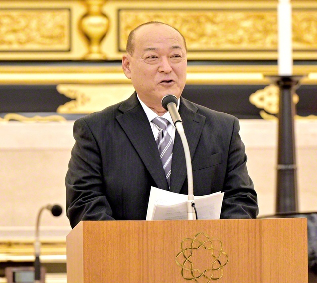 はつらつと信仰体験を語る友部さん