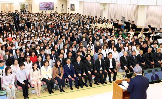 「躍動の春！　青年の心で“わたしの挑戦”」とのテーマを掲げ、意気高く行われた関東総会。人材輝く関東から歓喜と幸福の大行進を！（15日、茨城文化会館で）