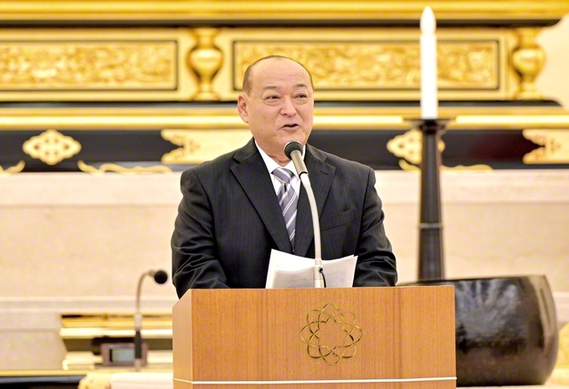 はつらつと信仰体験を語る友部さん