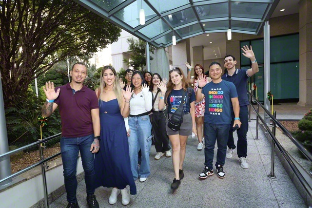 誓いに燃えるメンバーが笑顔で。この日、会場のあるサンパウロへ約2700キロ離れたブラジル北部から駆けつけた友の姿もあった