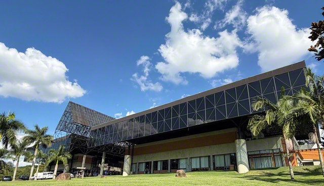 ブラジルSGI自然文化センターの中心に立つ平和講堂