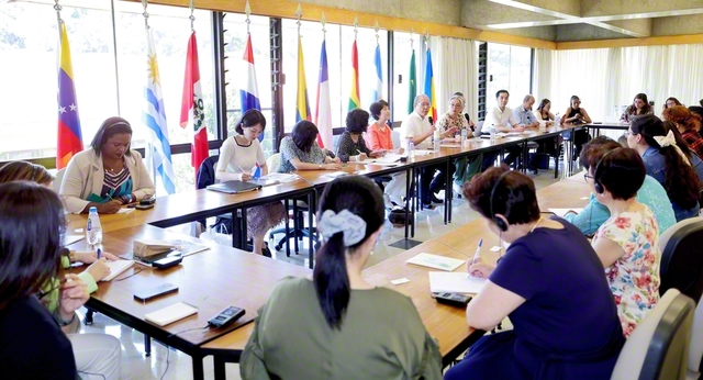 人々の心を結ぶ創価の女性の声が、未来を変える力に！――活発に意見交換を行った南米女性会議（15日、ブラジルSGI自然文化センターで）