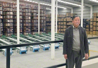 タナカさんが経営する自動車部品販売会社「セントロ・デ・ディストリブシオン・ニッコ」の倉庫で