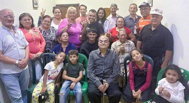 ベネズエラ・ララ州の友が笑顔で