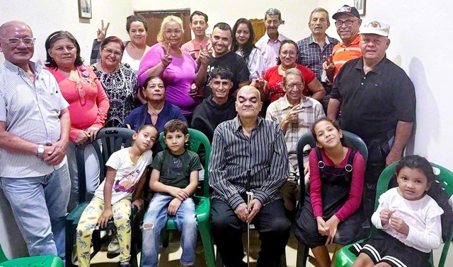 ベネズエラ・ララ州の友が笑顔で