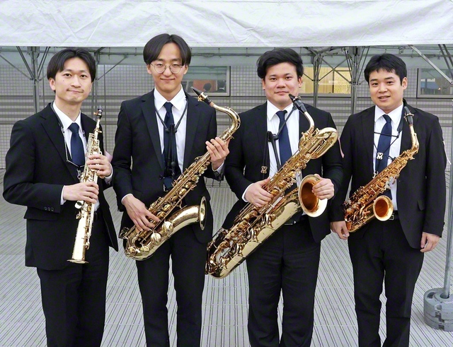 創価グロリア吹奏楽団・サクソフォン四重奏のメンバー