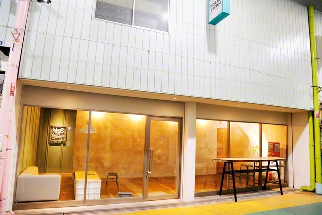 使われていなかった空き店舗を改装し、客室として活用。こうした建物が商店街内に点在している