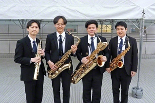 創価グロリア吹奏楽団・サクソフォン四重奏のメンバー