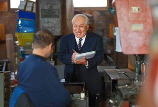 現場主義が信念の山下さん。各地のクライアントのもとに足を運び、顧客の話に耳を傾ける