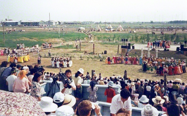 夏至の頃に開催されるサハの馬乳酒祭り（山下さん撮影）