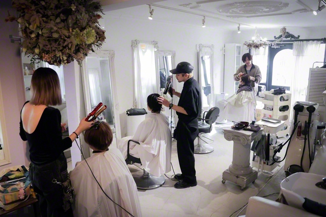 現在、店舗で働く従業員は元々お客だったという。「みんなに支えられてばっかりです」と一藁さん