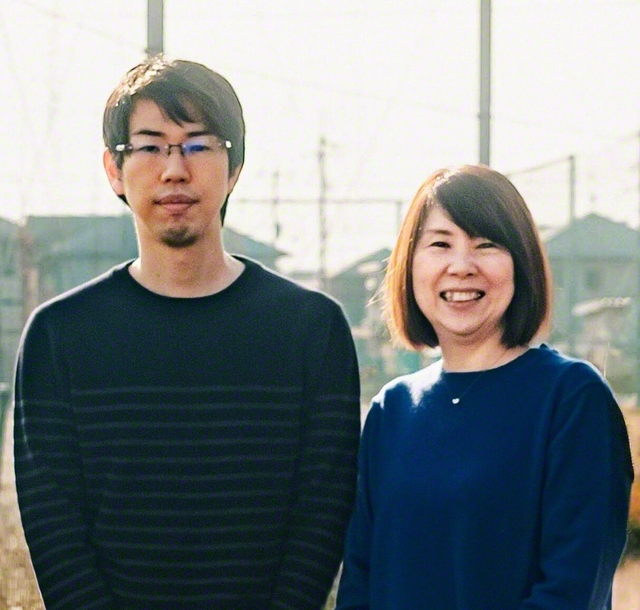 福家雄一さん㊧と母・伸子さん