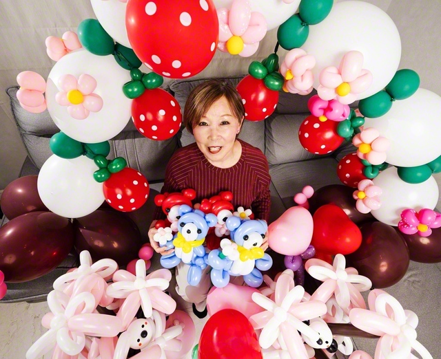 介護施設を営んだ亡き夫の思いを継いで、バルーンアートを始めた砂川さん。「人を喜ばせたいという気持ちが、全ての原動力です」