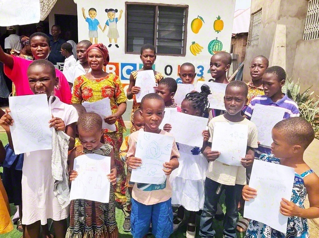 ボルタ・ノース地域本部の未来部員たち（3月1日、クパンドで）