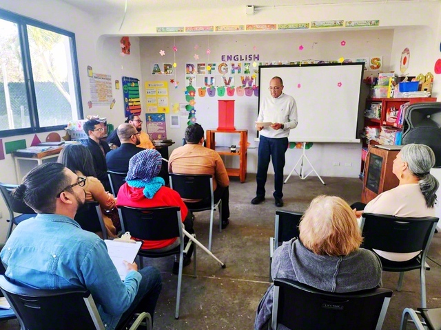 首都テグシガルパで行われた集い。中南米指導会議のマイレス副議長が同志を激励した