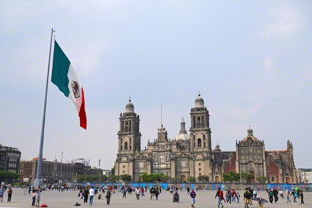メキシコシティの中心部にあるソカロ広場