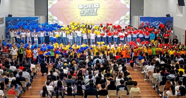 参加者全員が広布後継の誓いを新たにしたペルーの青年文化祭（首都リマのペルーSGI文化会館で）